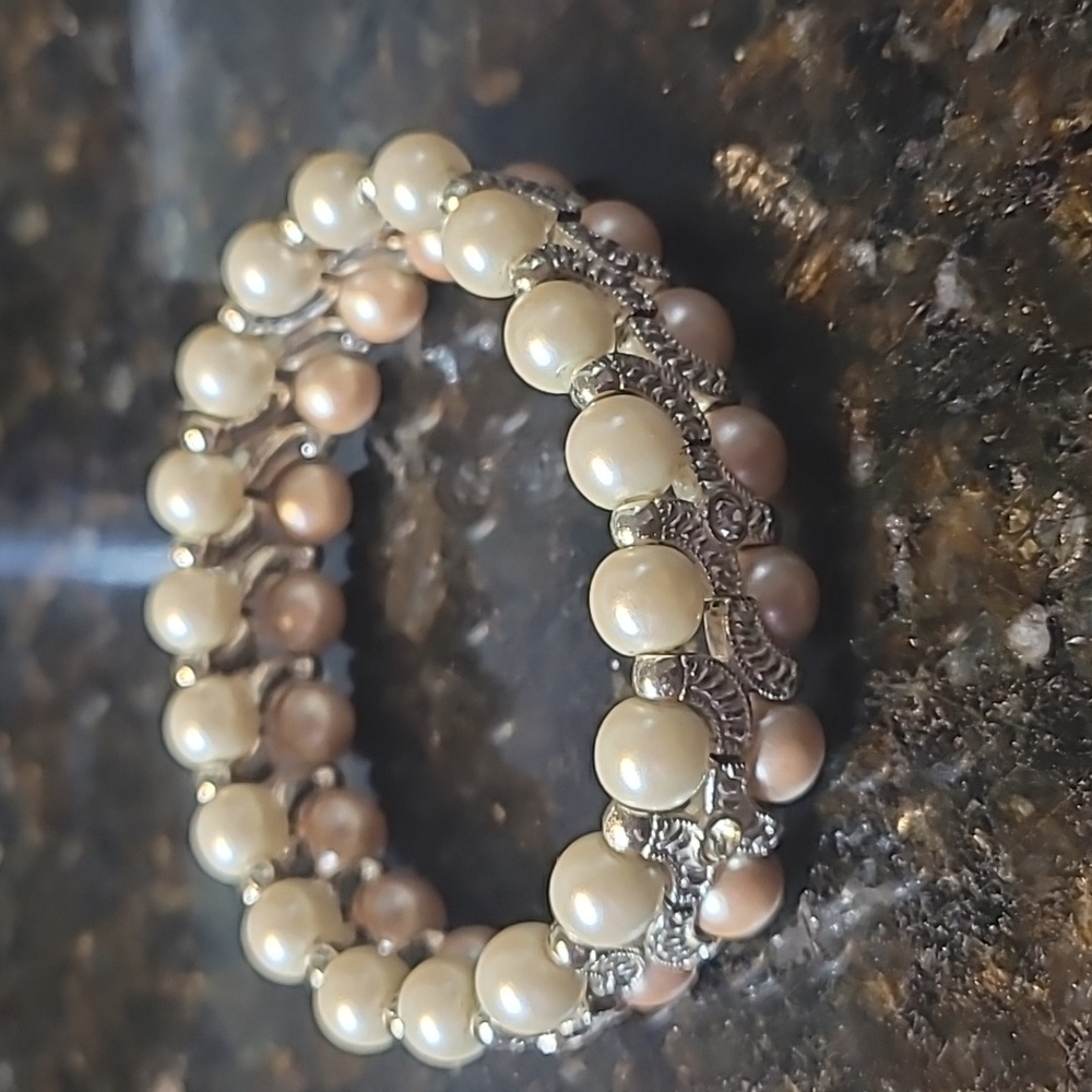 Beautiful faux pearl bracelet